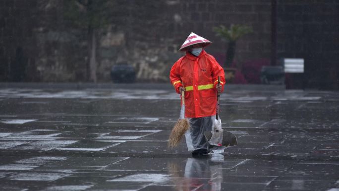 雨中清洁工