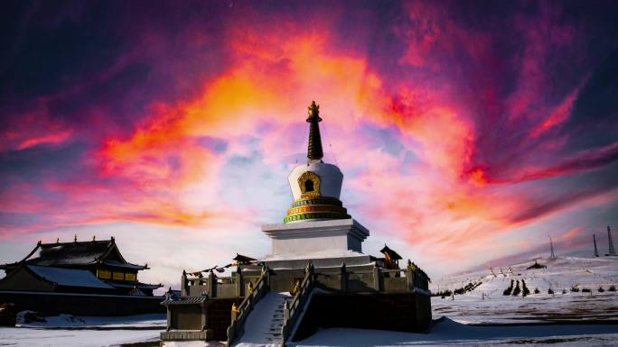 内蒙古乌兰五台佛塔呈现壮观五色梦幻彩霞