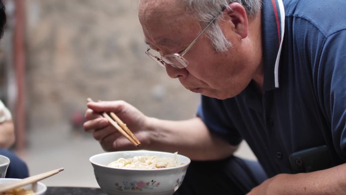 农村生活吃农家饭