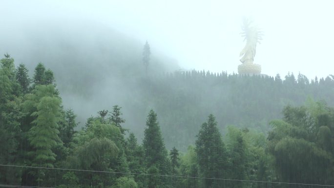 雨中见千手观音（远景2）