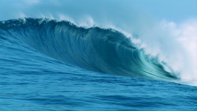 印尼巨浪横扫礁石巨浪