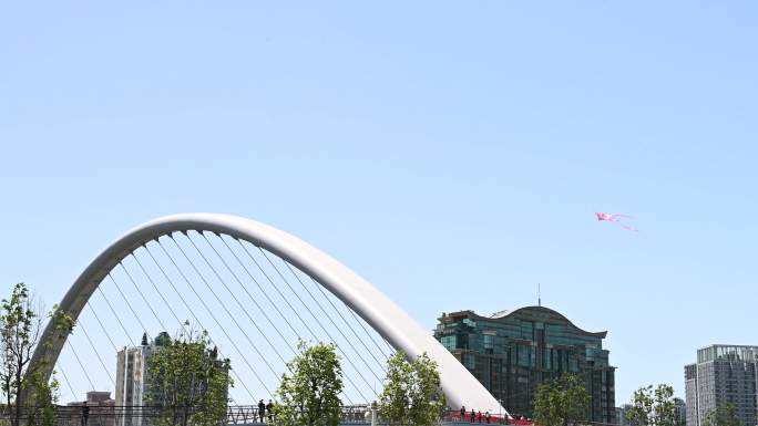 蓝天广州海心桥和风筝4K
