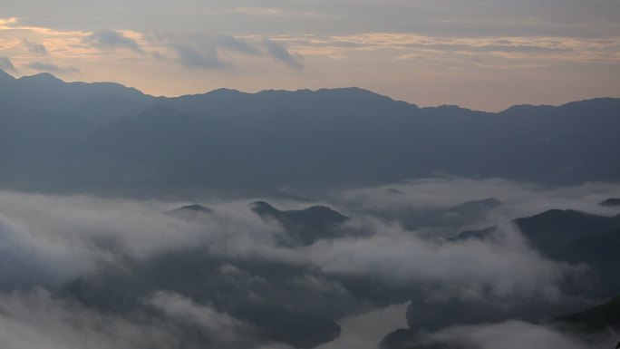 浙江山水早晨云雾云海诸暨石壁湖延时水墨