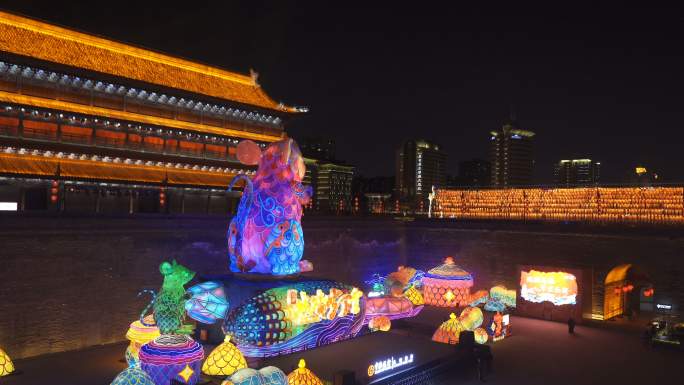 西安庆祝中国春节的古城墙南门灯饰展