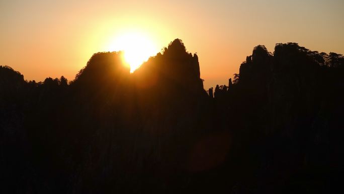 中国东部黄山狮子峰风景区。