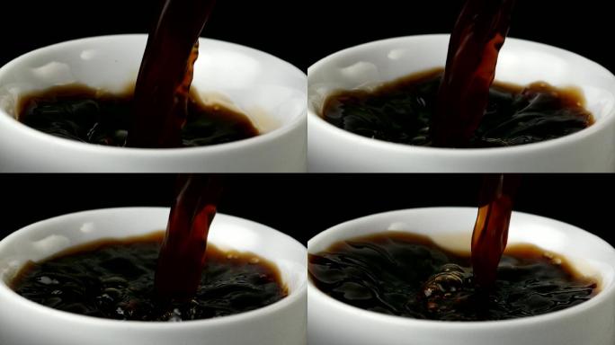 红糖倒入黑咖啡-特写镜头