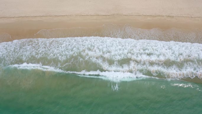 空无一人的三亚亚龙湾海滩 沙滩海浪