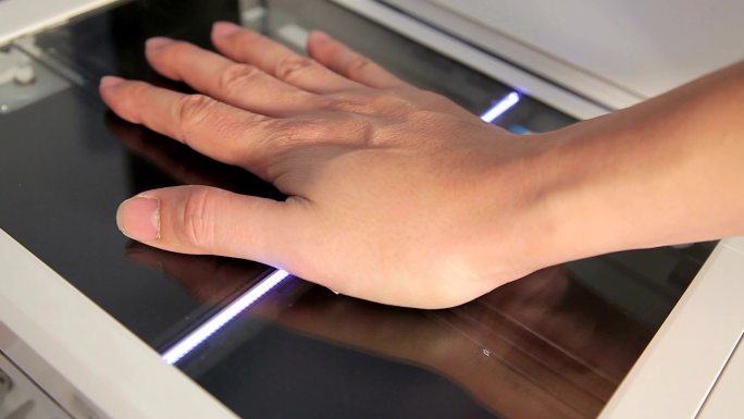 扫描手-身份概念扫描手掌扫描指纹