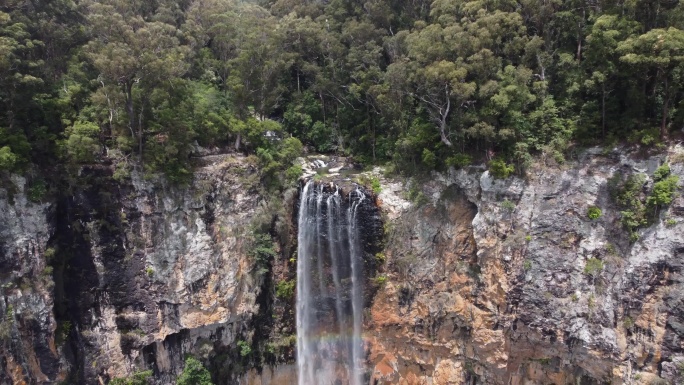 澳大利亚黄金海岸附近的斯普林布鲁克NP Purlingbrook Falls