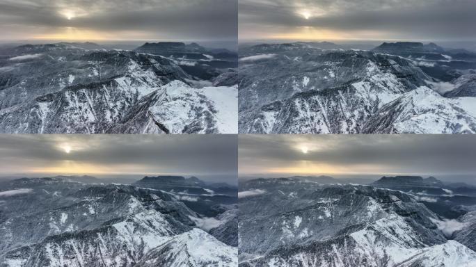 雪后山顶日出漫山遍雪山顶日出航拍雪景