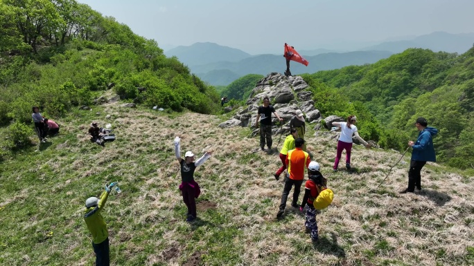 户外爬山运动