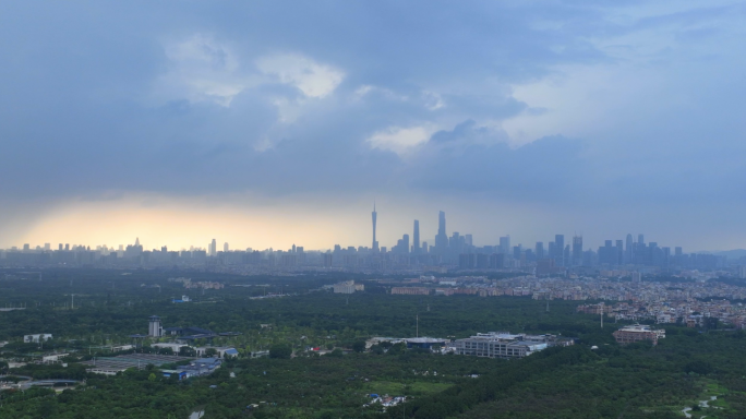 广州台风乌云暴雨过境延时10