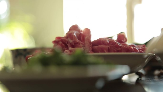 【镜头合集】家庭聚餐吃羊肉卷涮羊肉