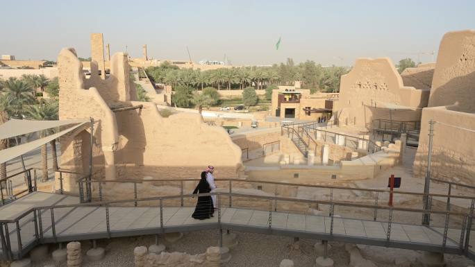 沙特夫妇参观利雅得附近的联合国教科文组织世界遗产