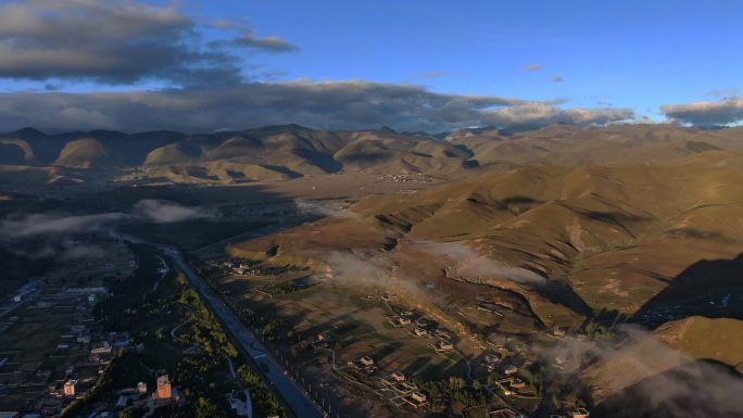 航拍西藏高原景色云雾山脉大漠