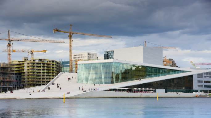 奥斯陆，挪威国家歌剧院和芭蕾舞团大楼视图