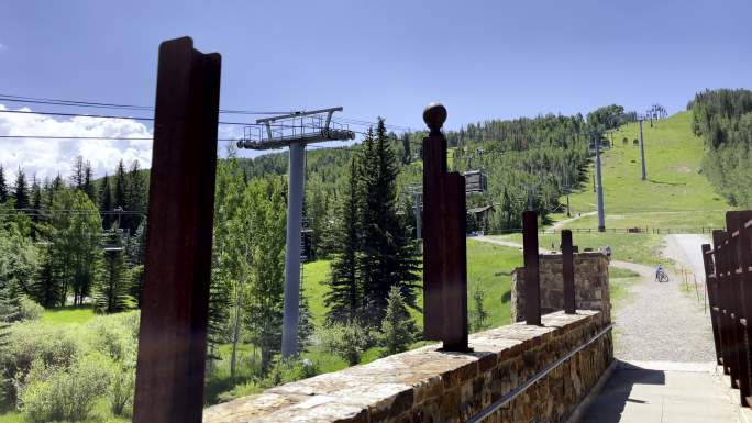 POV Vail Bridge村镇步行环顾全天