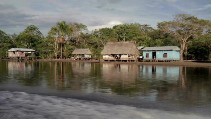 秘鲁亚马逊亚马逊村