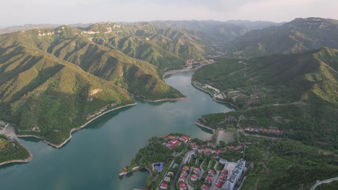 夏日黄昏青州泰和山仁河水库群山壮美风景