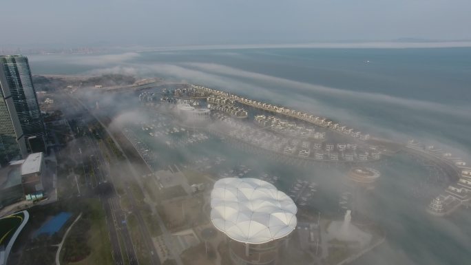 厦门平流雾香山游艇航拍海岸线