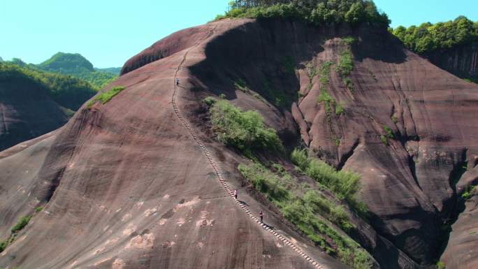 4k航拍湖南郴州市马皇丘大峡谷登山