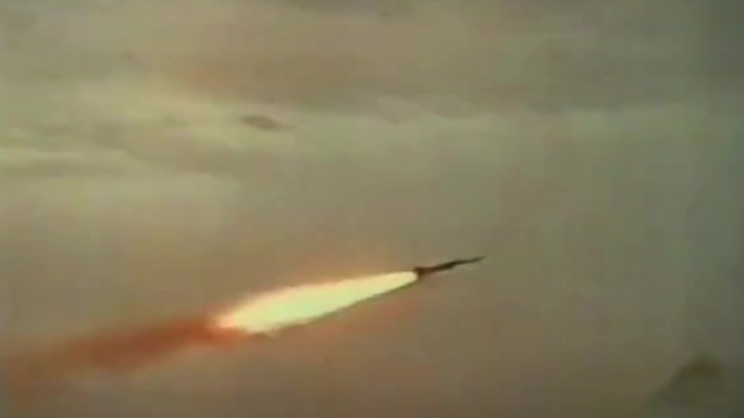 80年代导弹研究发射实验潜射导弹