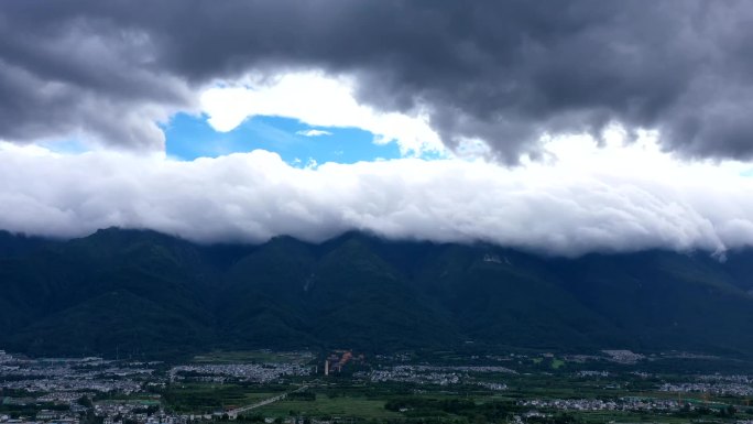 大理古城苍山云海