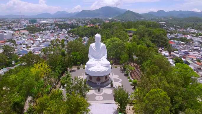 越南芽庄市龙松塔佛像塑像信仰