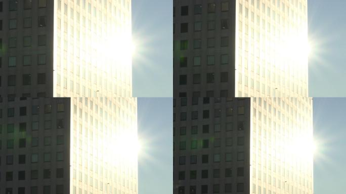 现代商业建筑在阳光玻璃上的反射