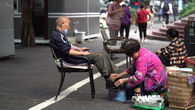 街头擦皮鞋  街头人文气息