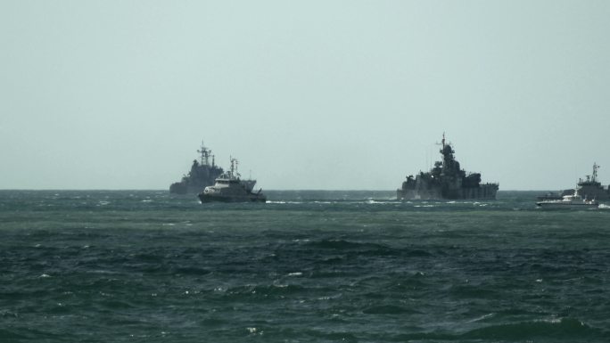 海岸警卫队船只和军舰