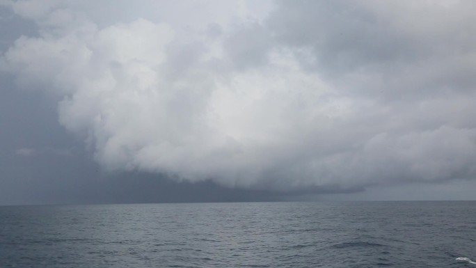 最新 高清 海上乌云海浪 大海