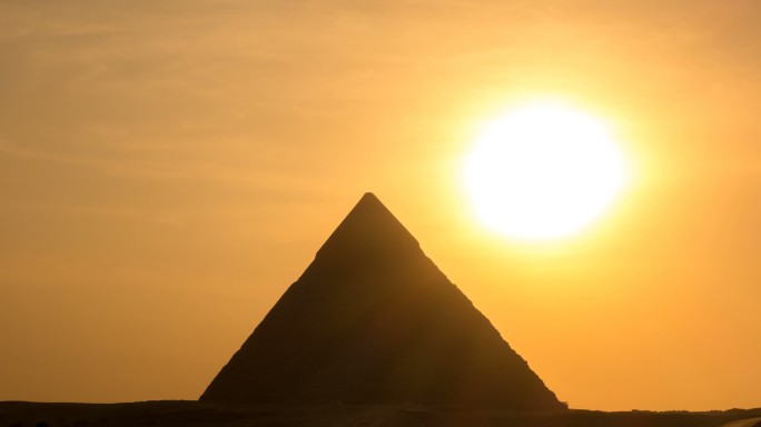 埃及吉萨大金字塔日落时分