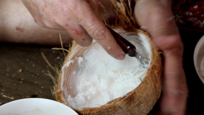 椰子切片刮削果