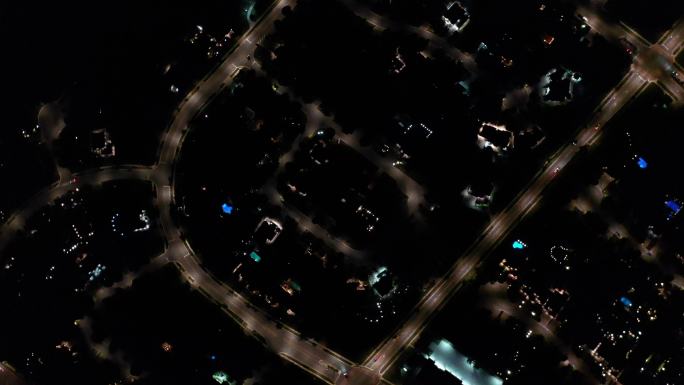 加拿大沃恩伍德布里奇伊斯灵顿大道夜间独立复式住宅小区鸟瞰图