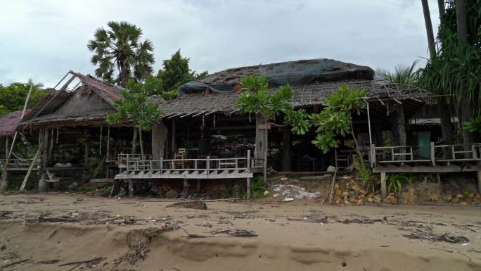 热带风暴泰国造成的海岸侵蚀和财产损失