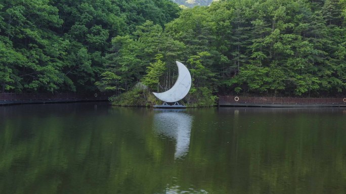 高山之巅白云湖