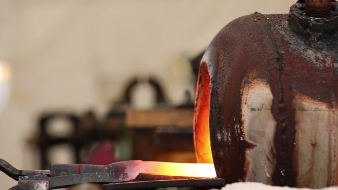 铁匠锻造厂打铁冶炼