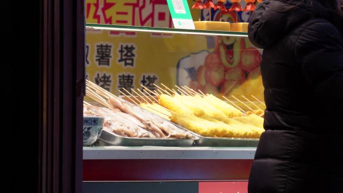 【镜头合集】网红小吃门店旋转薯条烤面筋