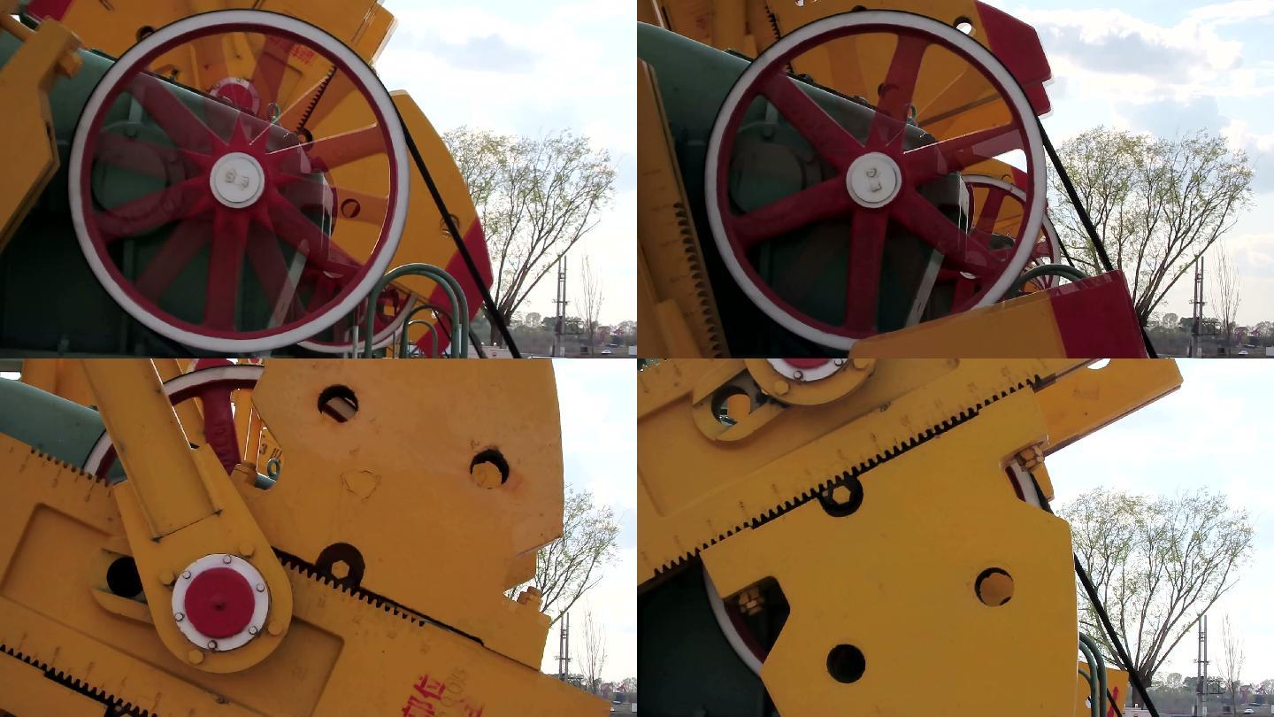 抽油机采油时的动力传动运转过程视频演示