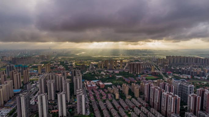 4K航拍延时云海暴风雨前夕耶稣光