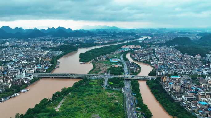 南方洪水洪峰过境夏季暴雨后桂林市