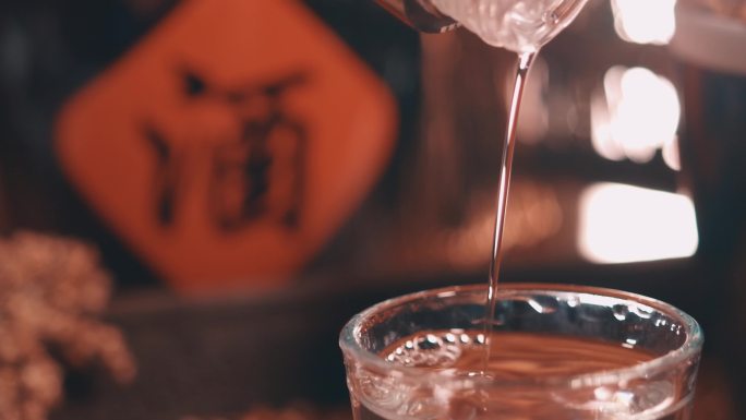 4k实拍升格白酒液体素材 30