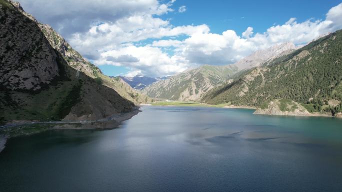 独库沿线航拍 蓝天白云山川河流