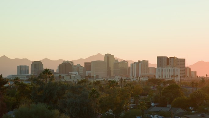 日落时分的亚利桑那州凤凰城市中心