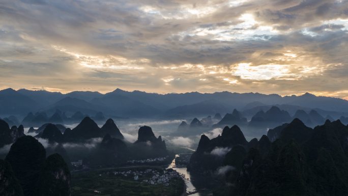 中国桂林山水美景日出大自然