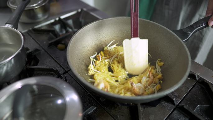 烹饪垫泰式或炒面，泰国美食名菜