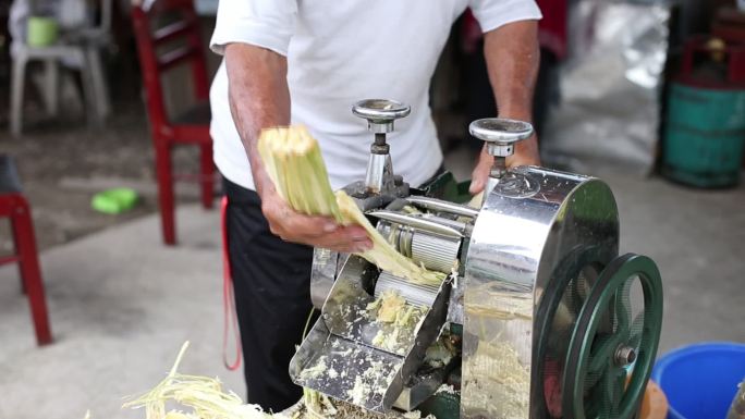 小企业-甘蔗饮料甘蔗榨汁机器