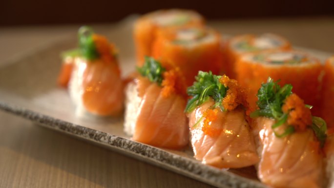 三文鱼寿司和三文鱼卷