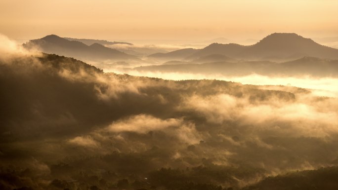 雾雾云山延时日出场景